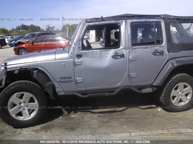 1C4BJWDG0FL640782 - 2015 JEEP WRANGLER UNLIMITE SPORT GRAY photo 6