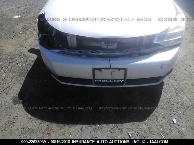 1FAHP35N58W214811 - 2008 FORD FOCUS SE/SEL/SES SILVER photo 10