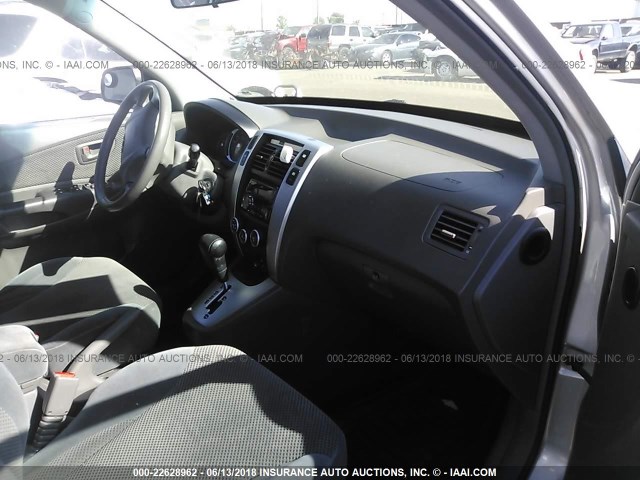 KM8JN72D06U437735 - 2006 HYUNDAI TUCSON GLS/LIMITED SILVER photo 5