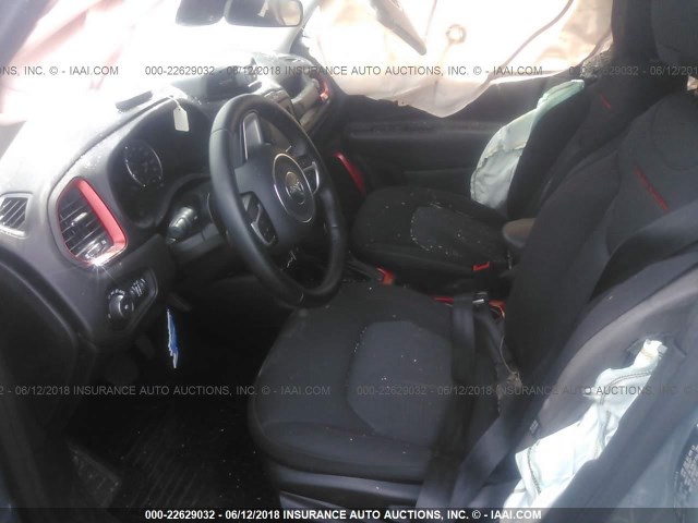 ZACCJBCT5GPD20933 - 2016 JEEP RENEGADE TRAILHAWK GRAY photo 5