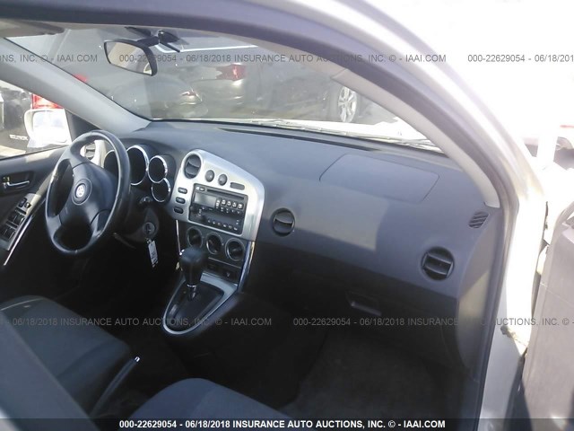 2T1KR32E93C043061 - 2003 TOYOTA COROLLA MATRIX XR SILVER photo 5