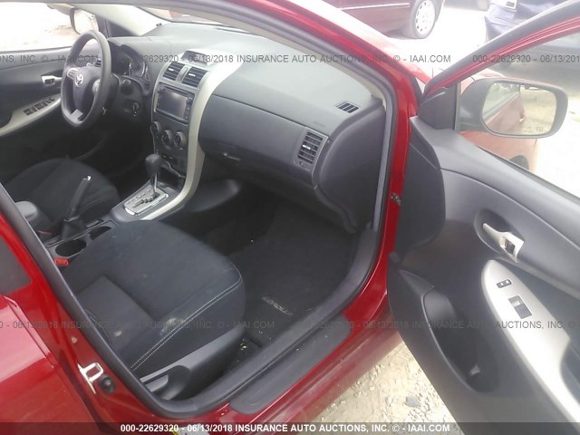 2T1BU4EE4DC945019 - 2013 TOYOTA COROLLA S/LE RED photo 5