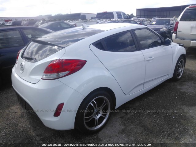 KMHTC6AD5CU080283 - 2012 HYUNDAI VELOSTER WHITE photo 4