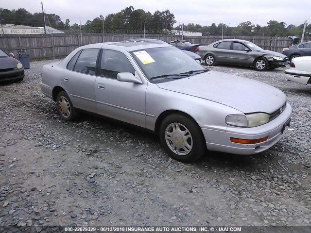 4T1VK13EXNU019308 - 1992 TOYOTA CAMRY XLE SILVER photo 1