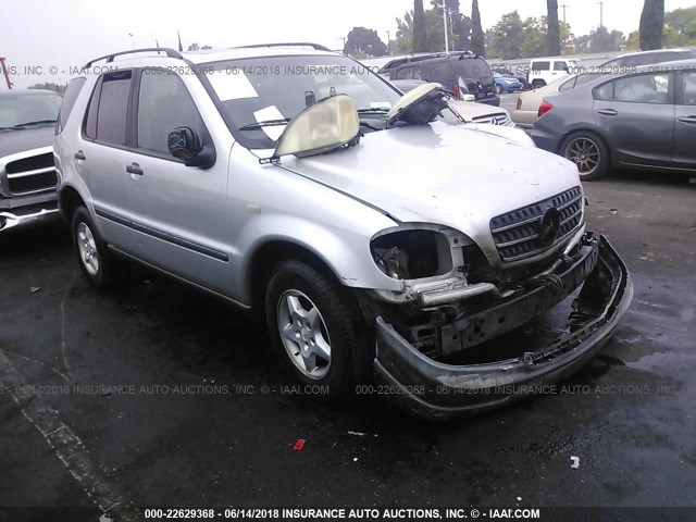 4JGAB54E8WA025261 - 1998 MERCEDES-BENZ ML 320 SILVER photo 1