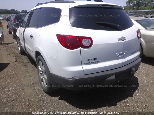 1GNEV33D49S112820 - 2009 CHEVROLET TRAVERSE LTZ WHITE photo 3