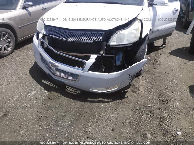 1GNEV33D49S112820 - 2009 CHEVROLET TRAVERSE LTZ WHITE photo 6