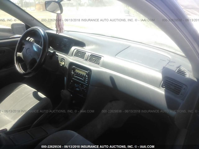 JT2BG22K6W0205399 - 1998 TOYOTA CAMRY CE/LE/XLE PURPLE photo 5