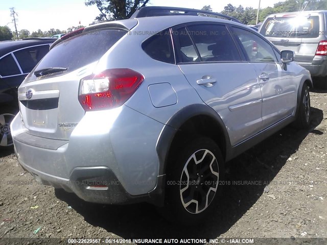 JF2GPABC4G8240916 - 2016 SUBARU CROSSTREK PREMIUM SILVER photo 4