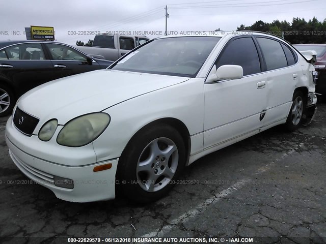 JT8BH68X4X0015891 - 1999 LEXUS GS 400 WHITE photo 2