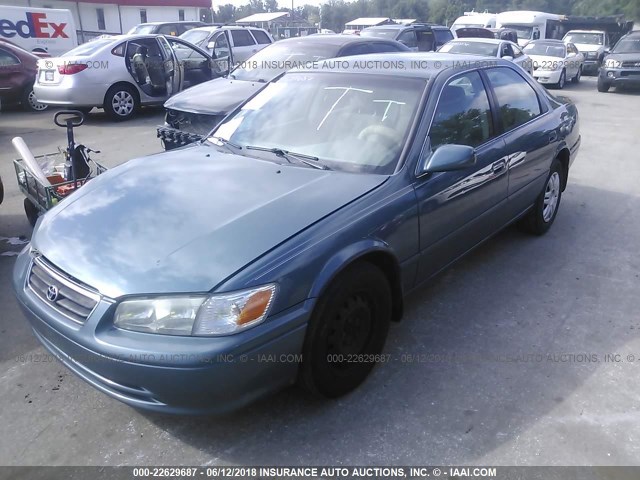 4T1BF22KX1U959137 - 2001 TOYOTA CAMRY LE/XLE BLUE photo 2