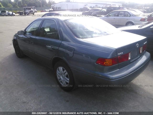 4T1BF22KX1U959137 - 2001 TOYOTA CAMRY LE/XLE BLUE photo 3