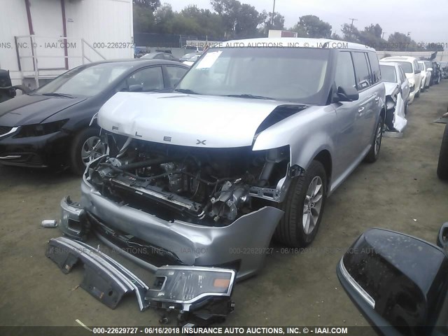 2FMGK5B87EBD40885 - 2014 FORD FLEX SE SILVER photo 2