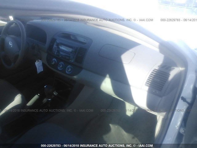 4T1BE32K56U659652 - 2006 TOYOTA CAMRY LE/XLE/SE თეთრი ფოტო 5