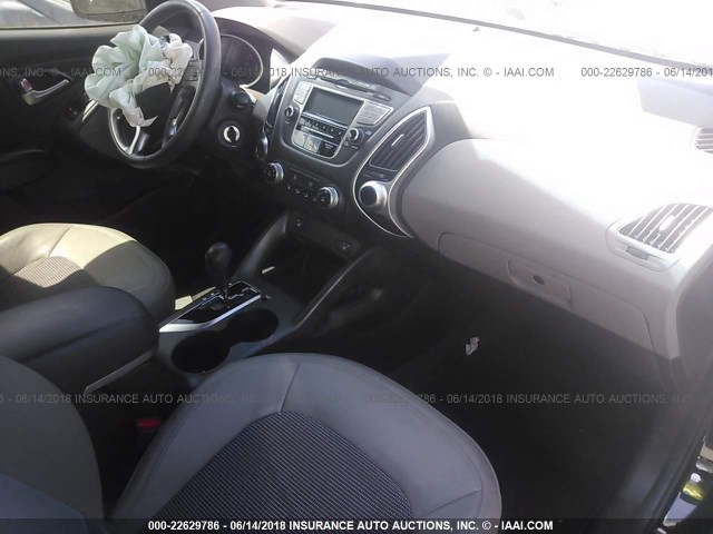 KM8JU3AC0DU560789 - 2013 HYUNDAI TUCSON GLS/LIMITED შავი ფოტო 5