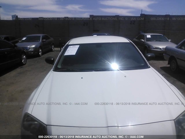 2D4FV47T06H416639 - 2006 DODGE MAGNUM SE WHITE photo 6