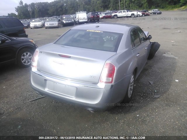 2C3CCAAG1EH335751 - 2014 CHRYSLER 300 SILVER photo 4