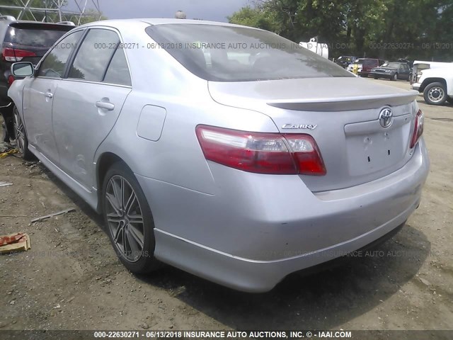 4T1BK46KX7U540019 - 2007 TOYOTA CAMRY NEW GENERAT LE/XLE/SE SILVER photo 3