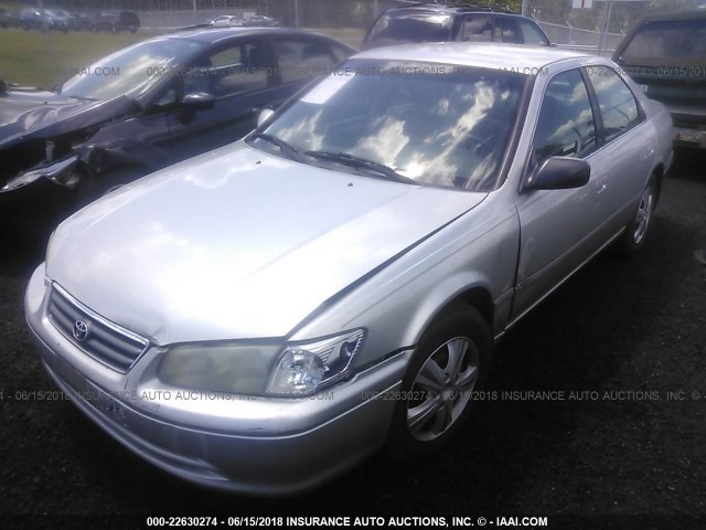 JT2BG28K5Y0381256 - 2000 TOYOTA CAMRY LE/XLE SILVER photo 2