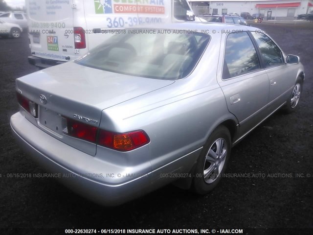 JT2BG28K5Y0381256 - 2000 TOYOTA CAMRY LE/XLE SILVER photo 4