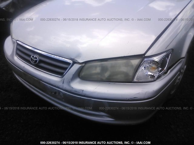 JT2BG28K5Y0381256 - 2000 TOYOTA CAMRY LE/XLE SILVER photo 6