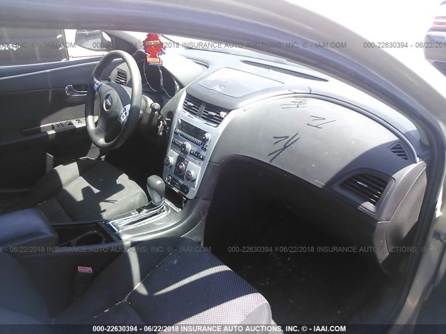 1G1ZC5E01AF234059 - 2010 CHEVROLET MALIBU 1LT ვერცხლისფერი ფოტო 5