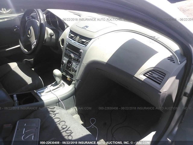 1G1ZC5E03A4125372 - 2010 CHEVROLET MALIBU 1LT 银色 照片 5