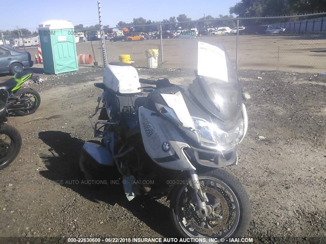 WB1044003CZW21435 - 2012 BMW R1200 RT WHITE photo 1