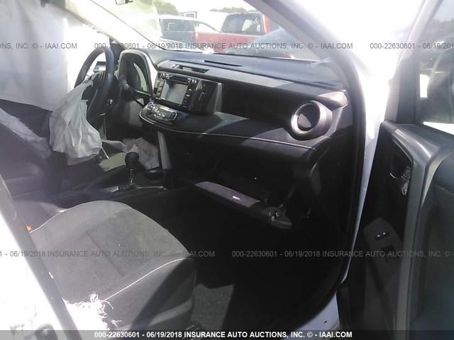 2T3RFREV1JW724937 - 2018 TOYOTA RAV4 ADVENTURE/XLE 白色 照片 5