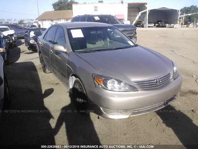 4T1BE30K45U587618 - 2005 TOYOTA CAMRY LE/XLE/SE ოქროსფერი ფოტო 1