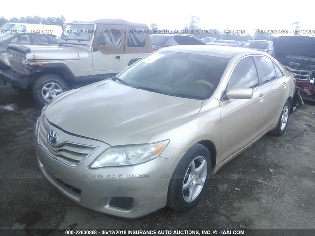 4T1BF3EK9BU592332 - 2011 TOYOTA CAMRY SE/LE/XLE GOLD photo 2
