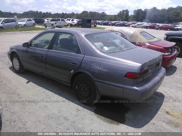 JT2BG22K8X0376589 - 1999 TOYOTA CAMRY LE/XLE GRAY photo 3