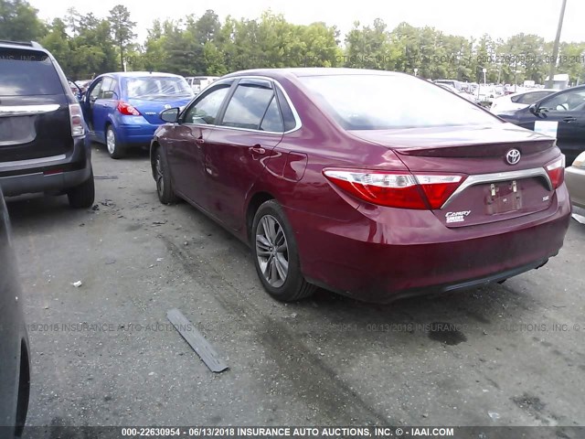 4T1BF1FK7FU919089 - 2015 TOYOTA CAMRY LE/XLE/SE/XSE RED photo 3