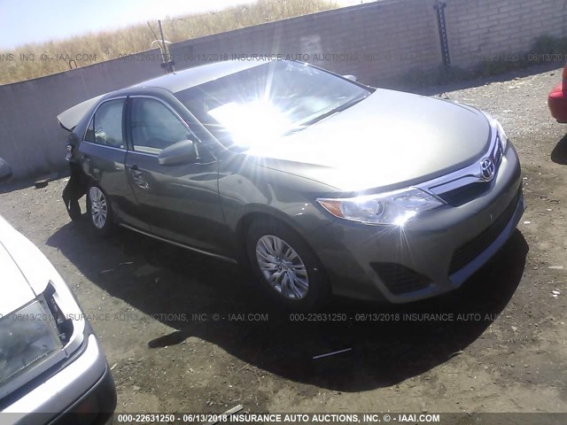 4T4BF1FK1ER426559 - 2014 TOYOTA CAMRY L/SE/LE/XLE 灰色 照片 1