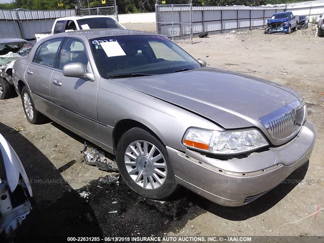 1LNHM82W63Y692287 - 2003 LINCOLN TOWN CAR SIGNATURE SILVER photo 1