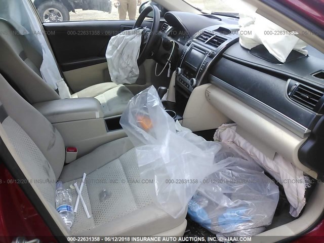 4T4BF1FK1ER360465 - 2014 TOYOTA CAMRY L/SE/LE/XLE 红色 照片 5