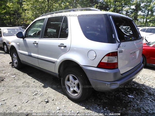 4JGAB54E6XA067512 - 1999 MERCEDES-BENZ ML 320 SILVER photo 3