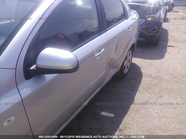 KL1TD566X8B097676 - 2008 CHEVROLET AVEO LS SILVER photo 6