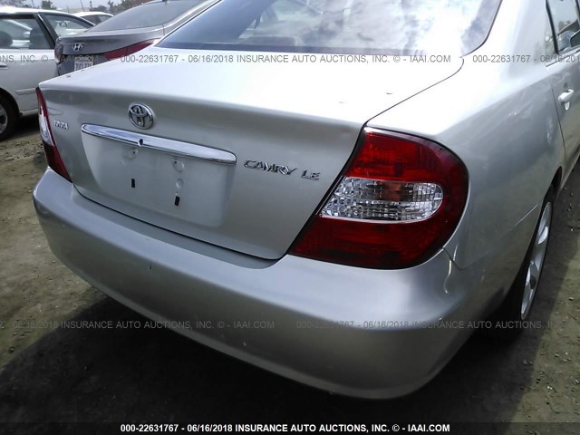 JTDBE32K920070528 - 2002 TOYOTA CAMRY LE/XLE/SE ვერცხლისფერი ფოტო 6