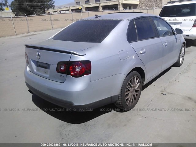 3VWRA71K88M186308 - 2008 VOLKSWAGEN JETTA WOLFSBURG 银色 照片 4