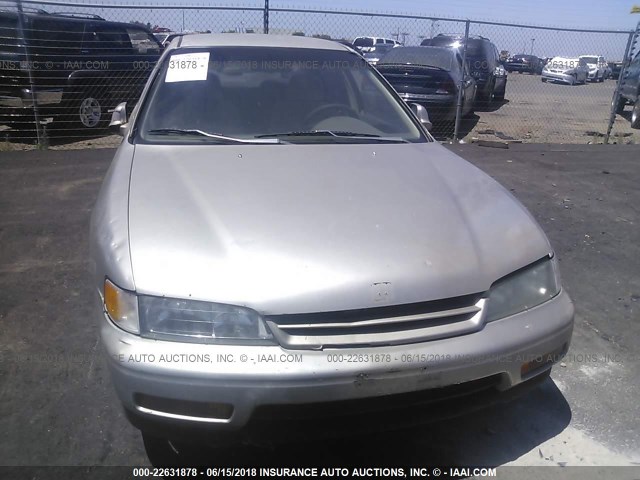 1HGCD563XSA137249 - 1995 HONDA ACCORD LX/EX GOLD photo 6