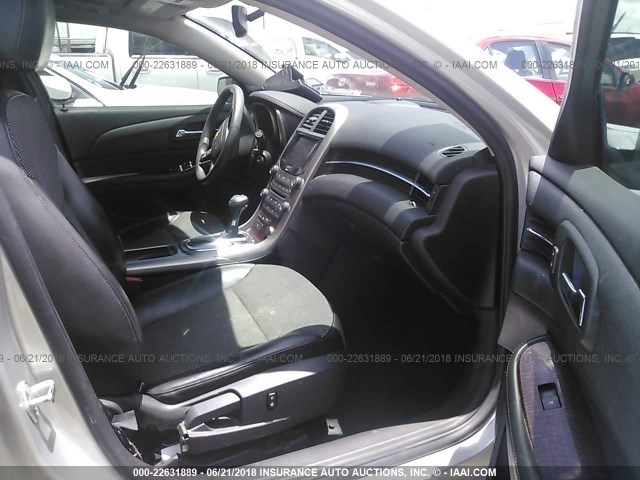 1G11C5SA1DF337187 - 2013 CHEVROLET MALIBU 1LT 银色 照片 5