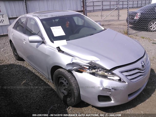 4T1BF3EK1BU176663 - 2011 TOYOTA CAMRY SE/LE/XLE SILVER photo 1