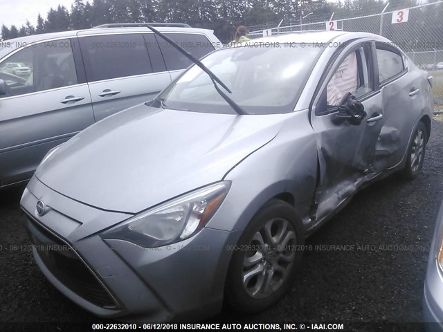 3MYDLBZV8GY133786 - 2016 TOYOTA SCION IA GRAY photo 2