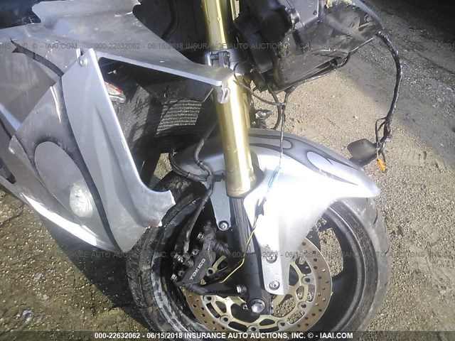 JH2PC37015M209865 - 2005 HONDA CBR600 RR SILVER photo 5