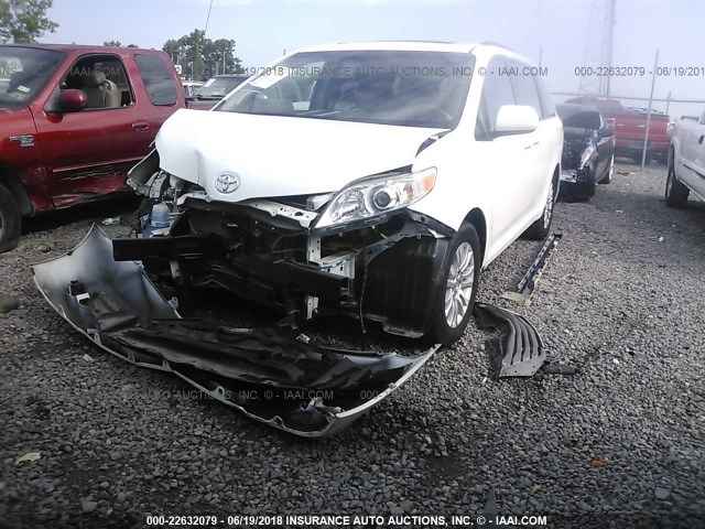 5TDYK3DC5DS309369 - 2013 TOYOTA SIENNA XLE/LIMITED WHITE photo 2