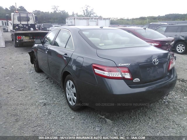 4T1BF3EK1AU030052 - 2010 TOYOTA CAMRY SE/LE/XLE 灰色 照片 3