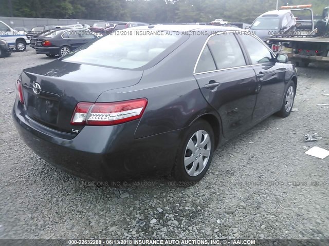 4T1BF3EK1AU030052 - 2010 TOYOTA CAMRY SE/LE/XLE 灰色 照片 4