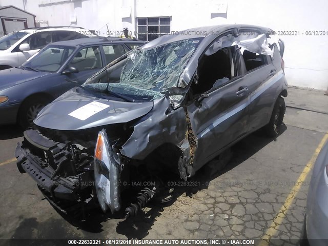 3N1CE2CP4FL357022 - 2015 NISSAN VERSA NOTE S/S PLUS/SV/SL/SR GRAY photo 2