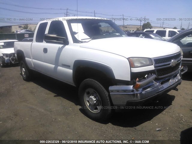 1GCHC29U17E148070 - 2007 CHEVROLET SILVERADO C2500 HEAVY DUTY WHITE photo 1